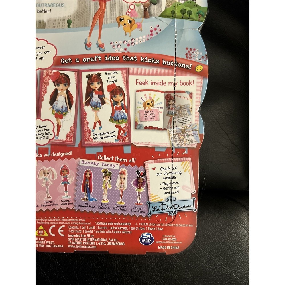Dee La Dee Da Rowdy Shouty Chic City Girl Doll - NEW In Box - Picture 9 of 10